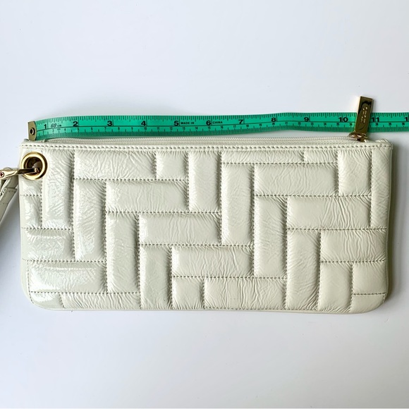 Nee HOBO International White Quilted Patent Glazed Leather Wristlet Wallet - Picture 8 of 12